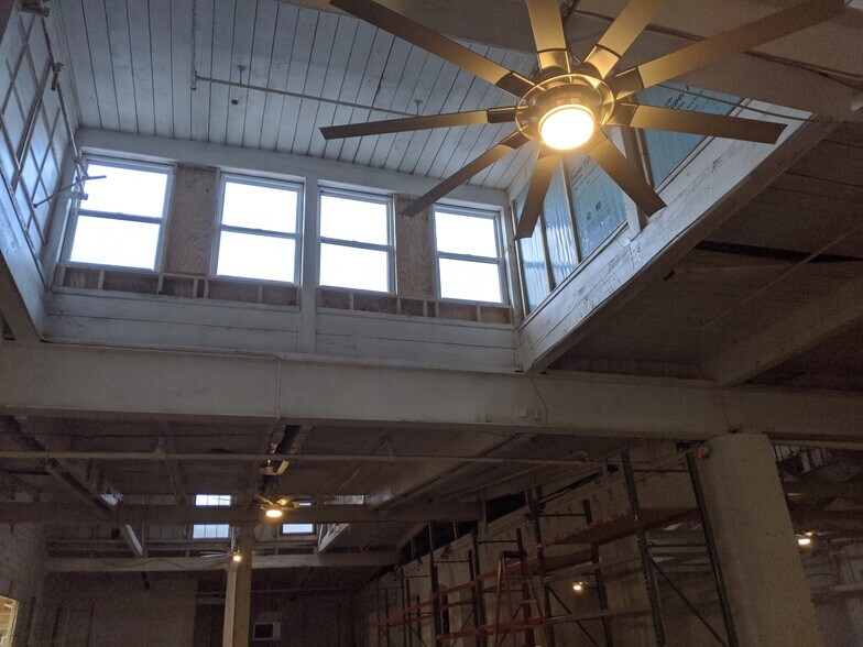 More Photos Of 100 Lawton St, Torrington Manufacturing For Lease