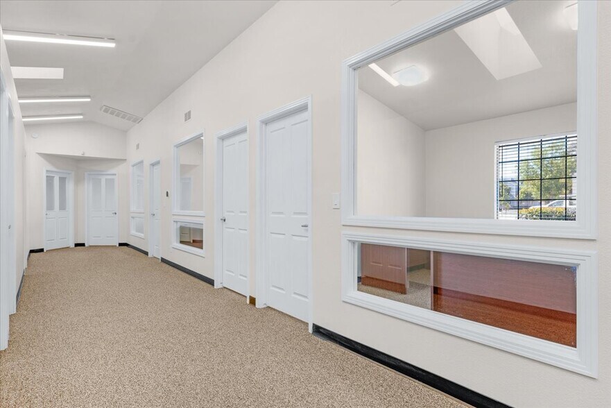 More Photos Of 324-330 Bullard Ave, Clovis Office For Sale