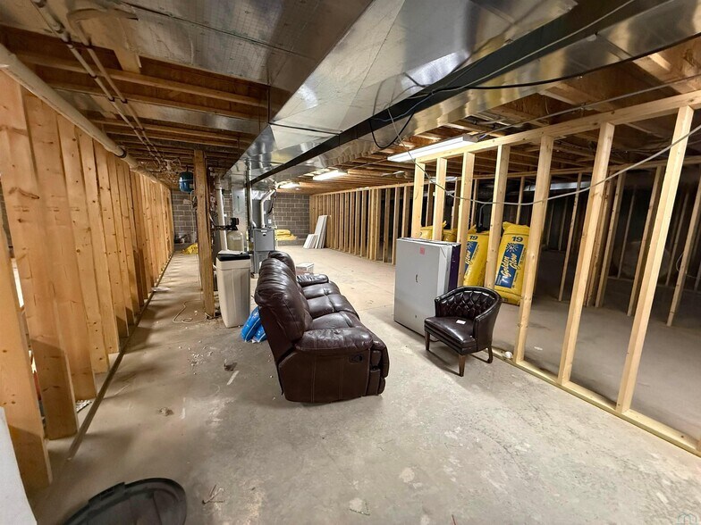 More Photos Of 810 Central Ave, Hawarden Storefront For Sale