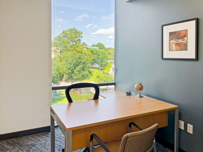 More Photos Of 1829 Reisterstown Rd, Pikesville Coworking Space