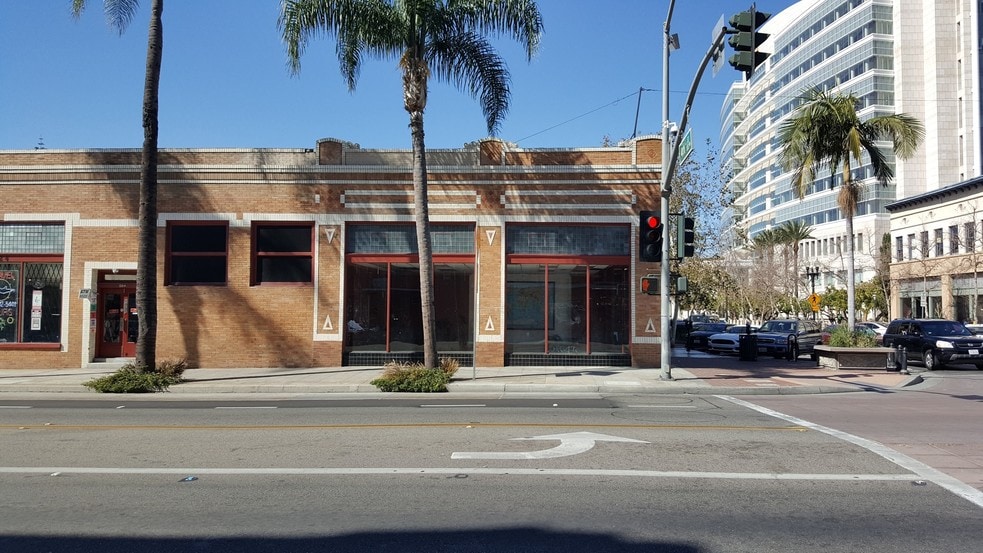 More Photos Of 302 W 4th St, Santa Ana Storefront Retail Office For Sale