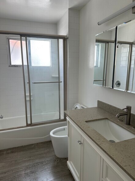 More Photos Of 304 S Doheny Dr, Beverly Hills Apartments For Sale
