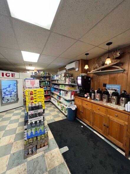 More Photos Of 23 Main St, Wardsboro Convenience Store For Sale