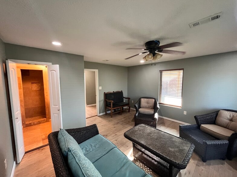 More Photos Of 2474 Broadway, Beaumont Medical For Sale