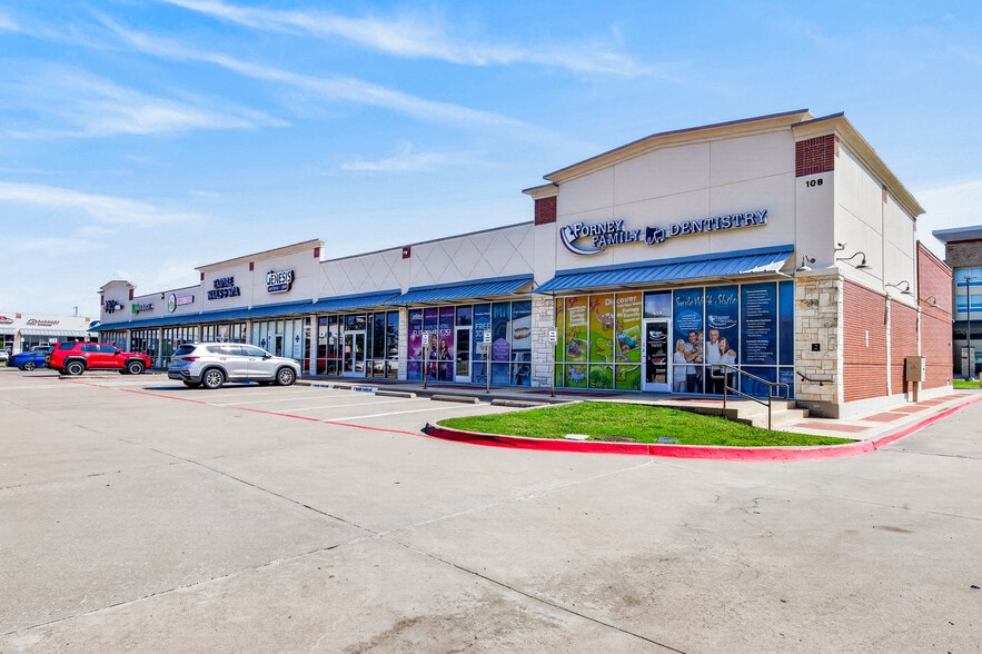 More Photos Of 108 E Us Highway 80, Forney Freestanding For Lease