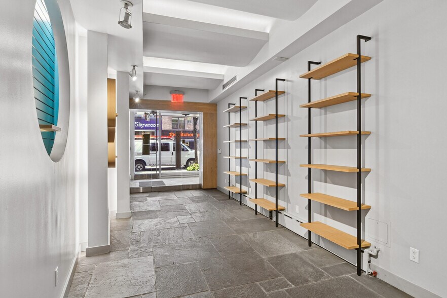 More Photos Of 242 E 58th St, New York Storefront Retail Residential For Lease