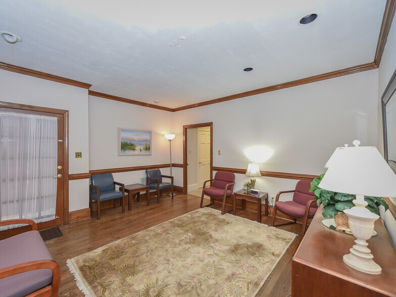 More Photos Of 5561 McNeely Dr, Raleigh Office For Lease