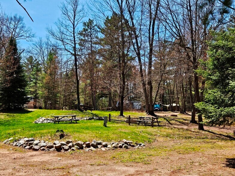More Photos Of 4702 Hi Pines Ln, Eagle River Trailer Camper Park For Sale