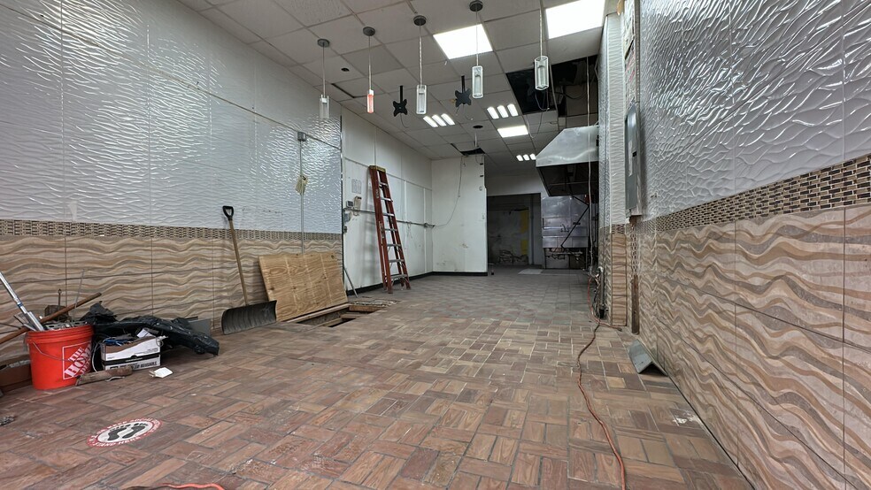 More Photos Of 332 E Gun Hill Rd, Bronx Freestanding For Lease