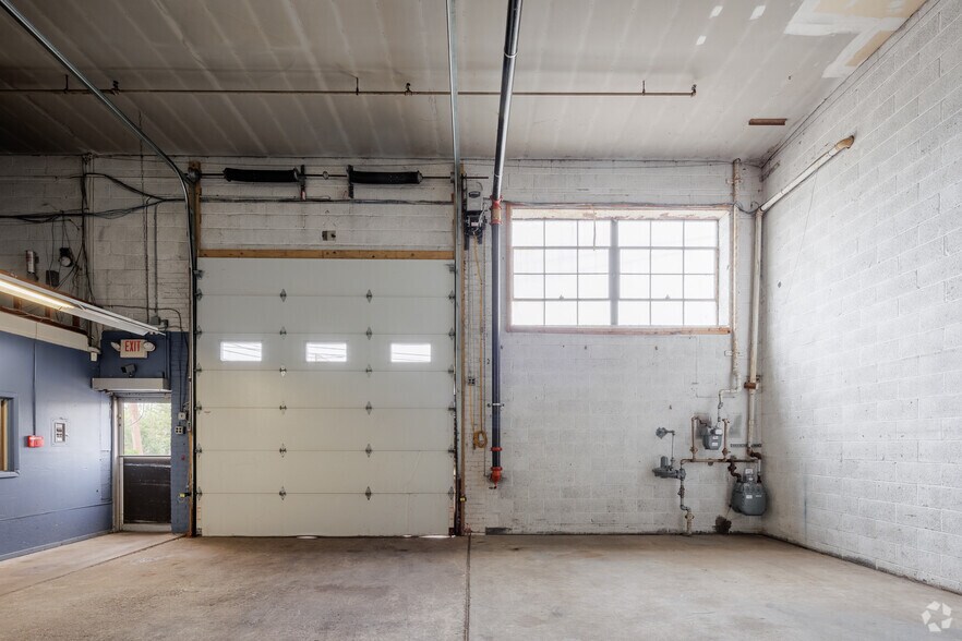 More Photos Of 403-405 W Pleasantview Ave, Hackensack Light Manufacturing For Sale