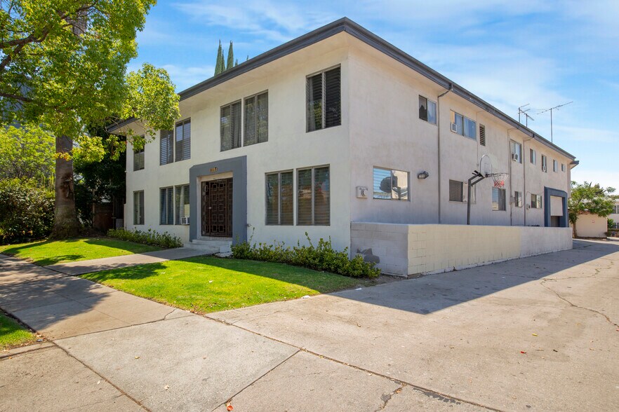 More Photos Of 1117 S Spaulding Ave, Los Angeles Apartments For Sale