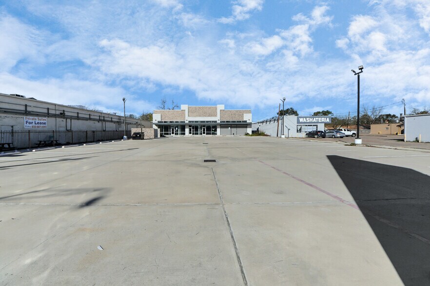 More Photos Of 4430 W Fuqua St, Houston Storefront For Lease