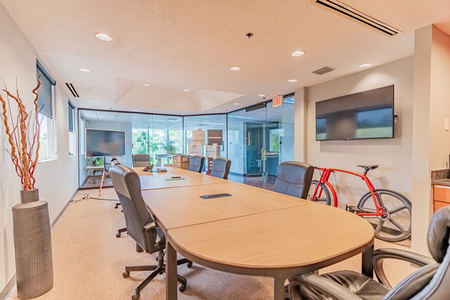 More Photos Of 217 N Westmonte Dr, Altamonte Springs Office For Lease