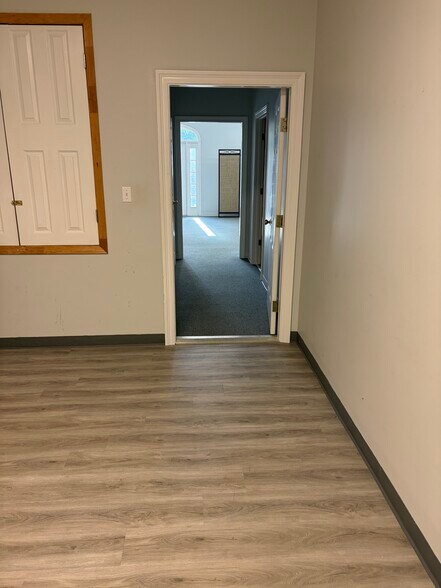 More Photos Of 3578 Oaktree Dr, Semmes Loft Creative Space For Lease