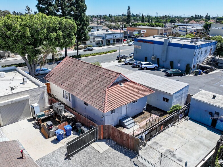 More Photos Of 15323 Paramount Blvd, Paramount General Retail For Sale