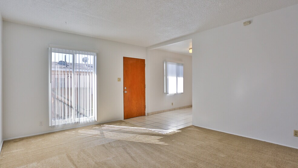More Photos Of 14412 S Berendo Ave, Gardena Apartments For Sale