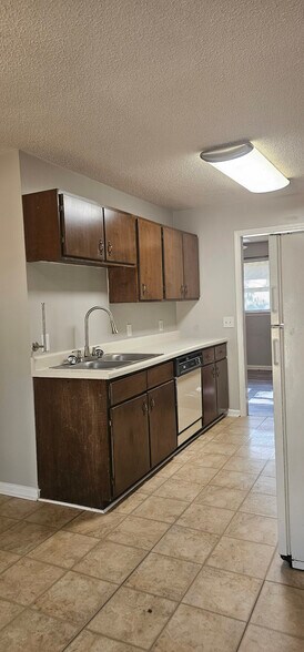 More Photos Of 1801 Ridgewood Dr, Murray Specialty For Sale