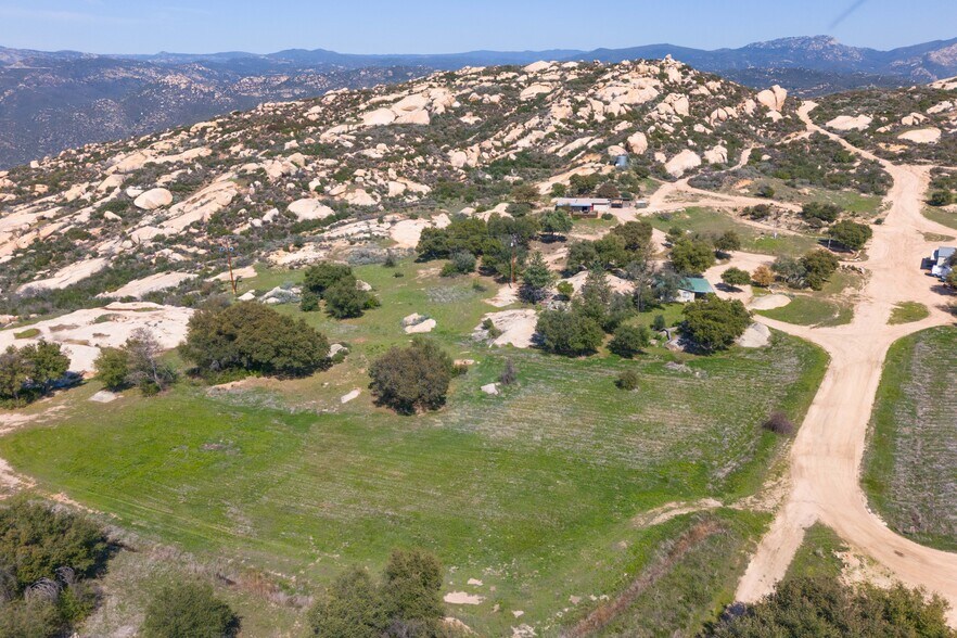 More Photos Of 19191 High Glen Rd, Alpine Specialty For Sale