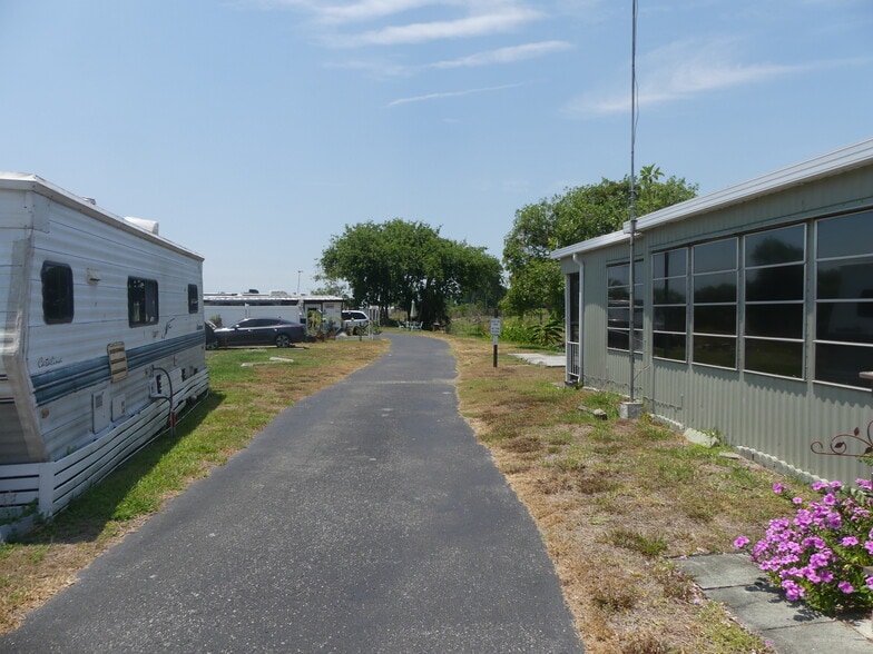 More Photos Of 8951 HWY 78 W, Okeechobee Multifamily For Sale