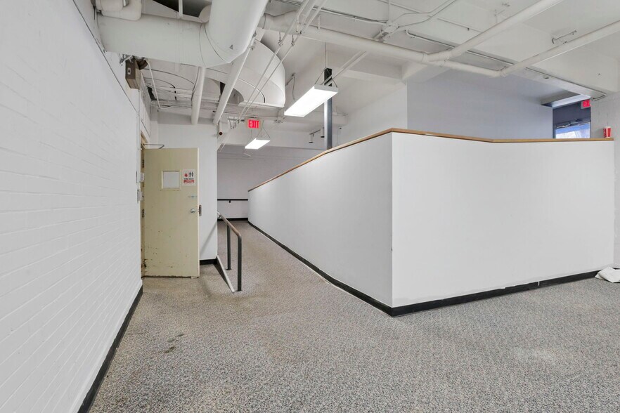 More Photos Of 300 E Auburn Ave, Springfield Office For Sale