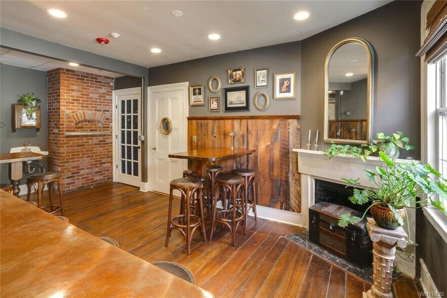More Photos Of 644 Oakwood Ave, East Aurora Restaurant For Sale