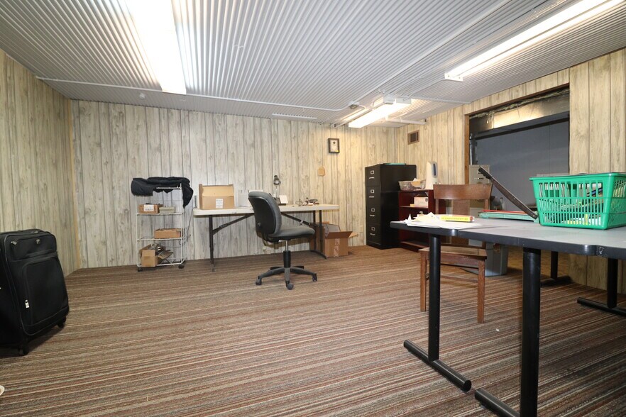 More Photos Of 1651 Washington St, Blair Storefront For Sale