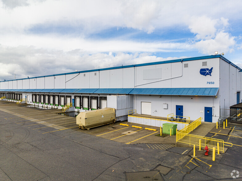 Primary Photo Of 7650 S 228th St, Kent Warehouse For Lease