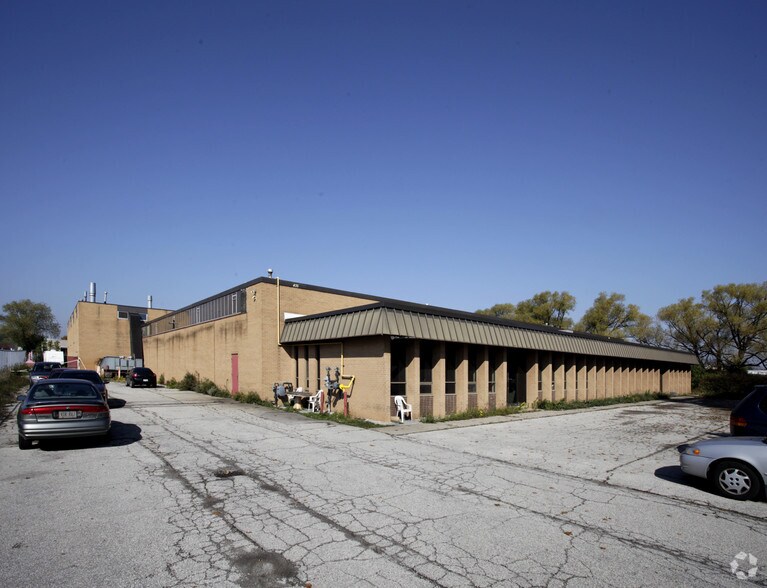 Primary Photo Of 475 Wyecroft Rd, Oakville Warehouse For Lease