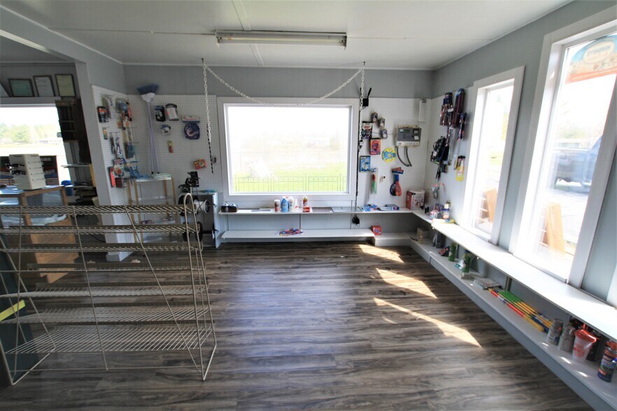 More Photos Of 5106 S Dundas Rd, Beaverton Trailer Camper Park For Sale