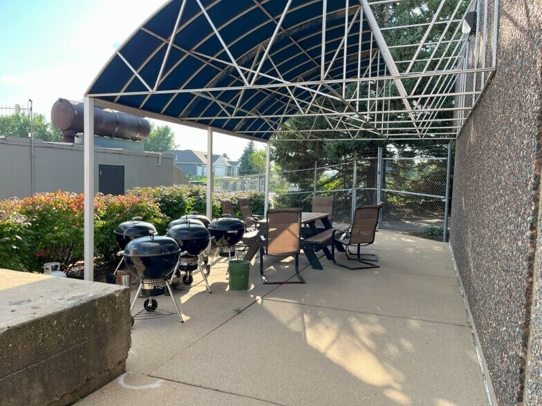 More Photos Of 4300 W 220th St, Farmington Light Distribution For Sale