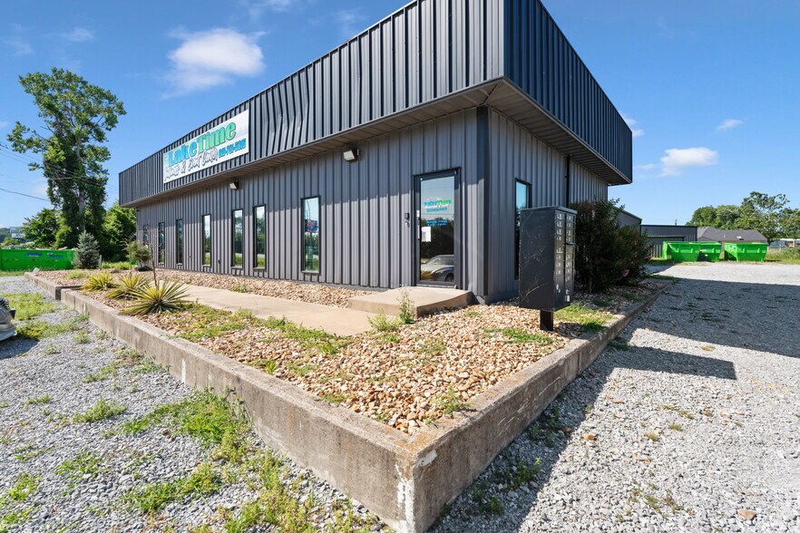 More Photos Of 25100 N Us-59 Hwy, Afton Office For Sale