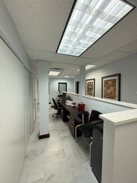 More Photos Of 225 Gordons Corner Rd, Manalapan Township Medical For Lease
