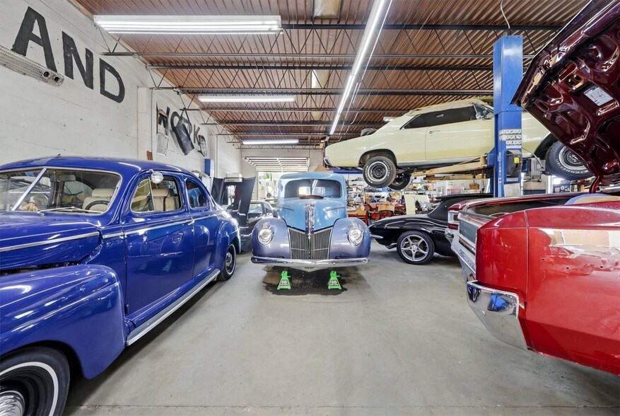 More Photos Of 629 E Venice Ave, Venice Auto Repair For Sale