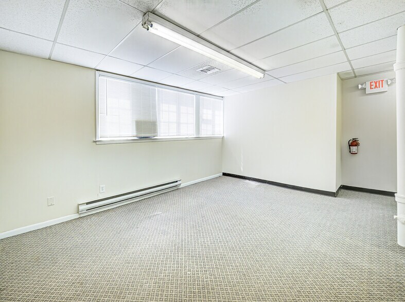 More Photos Of 1075 State Route 34, Matawan Unknown For Lease