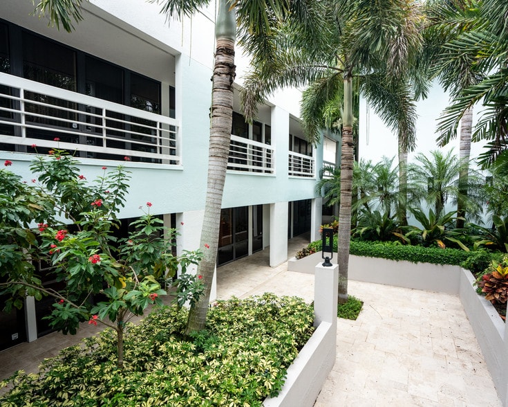 More Photos Of 2295 NW Corporate Blvd, Boca Raton Office Residential For Lease