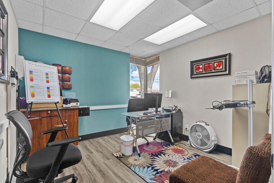 More Photos Of 413 W Robertson St, Brandon Office For Sale