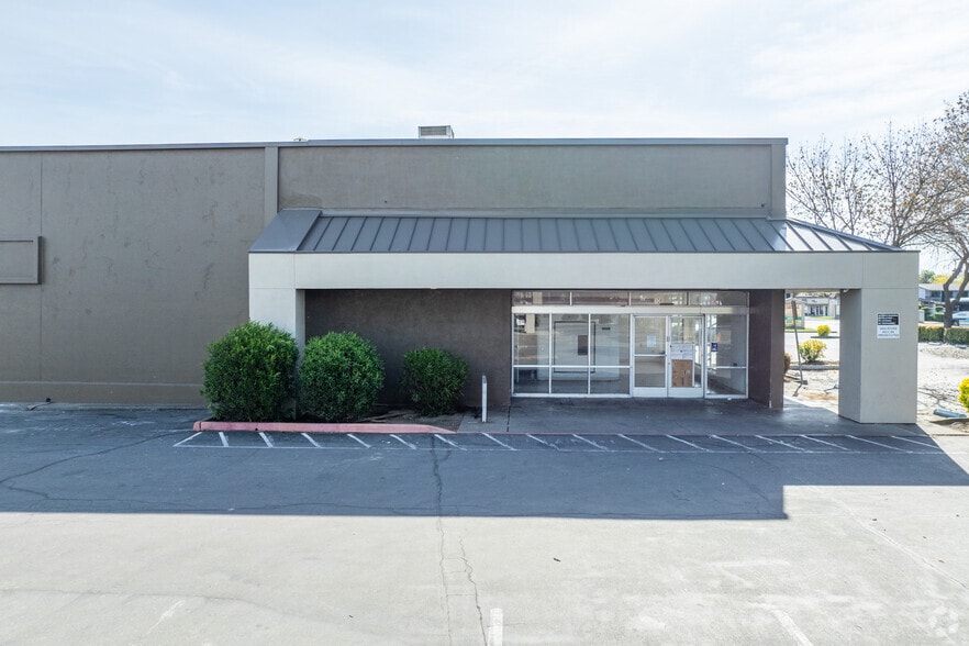 More Photos Of 106-108 W Main St, Woodland General Retail For Sale