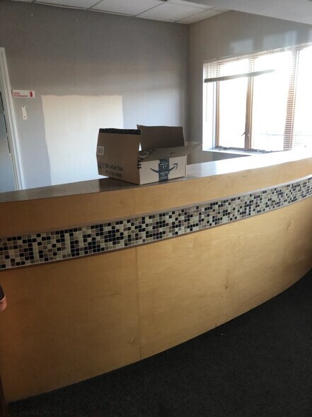 More Photos Of 24-13 45th St, Astoria Warehouse For Lease