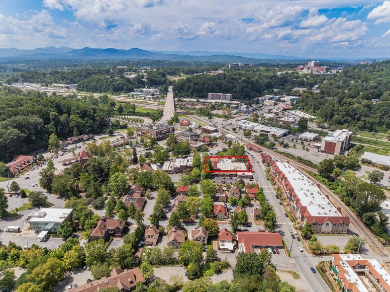 More Photos Of 10 Biltmore Plz, Asheville Restaurant For Lease