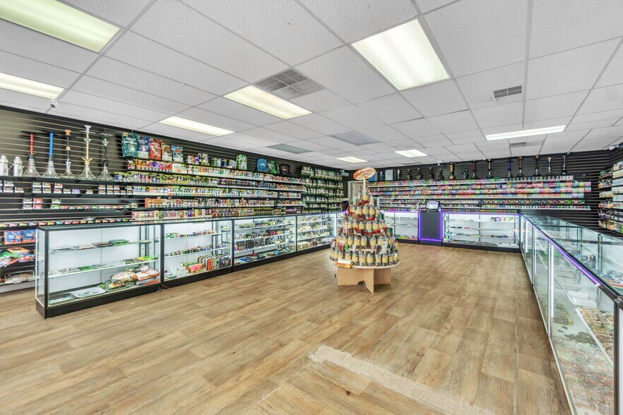 More Photos Of 110 E Butler Rd, Mauldin Storefront For Sale