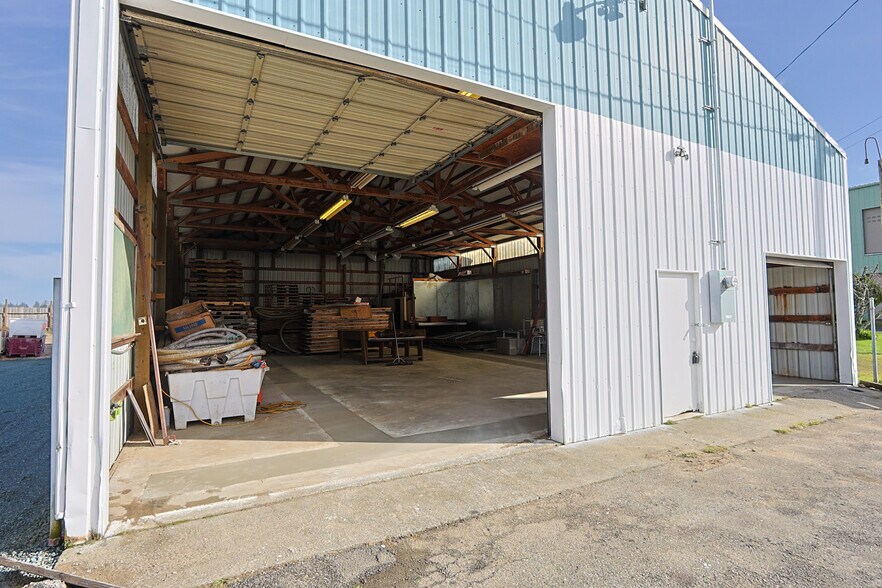 More Photos Of 63355 Charleston Rd, Coos Bay Warehouse For Sale