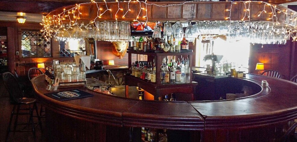 More Photos Of 910 Cold Spring Rd, Williamstown Hotel For Sale