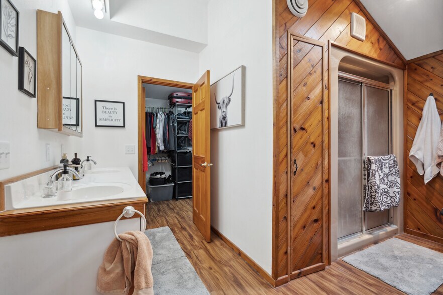 More Photos Of 310 2nd St SE, Dyersville Specialty For Sale