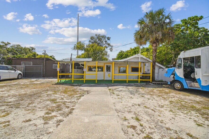 More Photos Of 6432 N Orange Blossom Trl, Orlando Auto Dealership For Sale