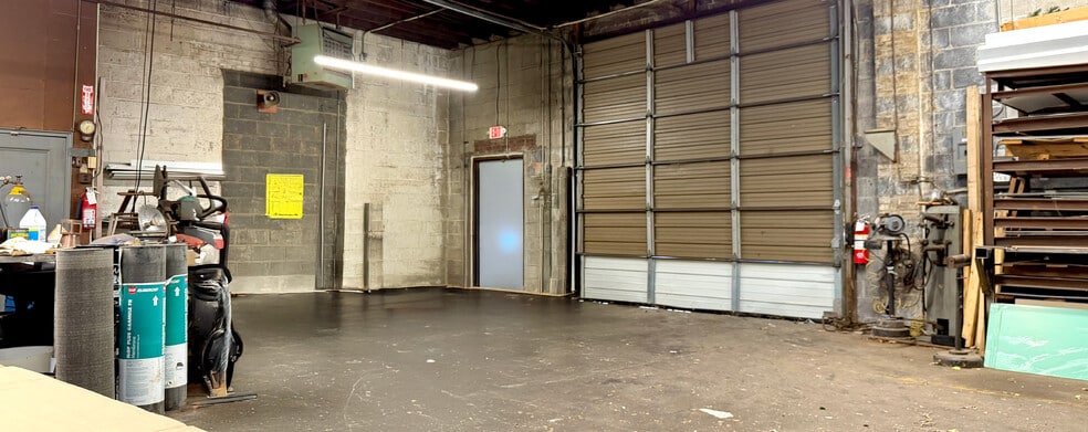 More Photos Of 87-95 Searing Ave, Mineola Warehouse For Sale