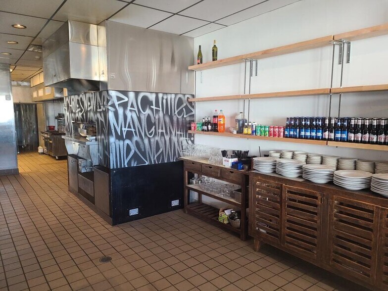 More Photos Of 2590 Hylan Blvd, Staten Island Unknown For Lease