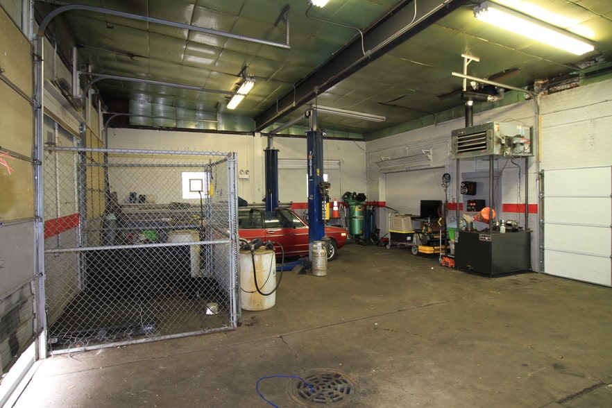 More Photos Of 1233 S Cicero Ave, Cicero Auto Repair For Sale