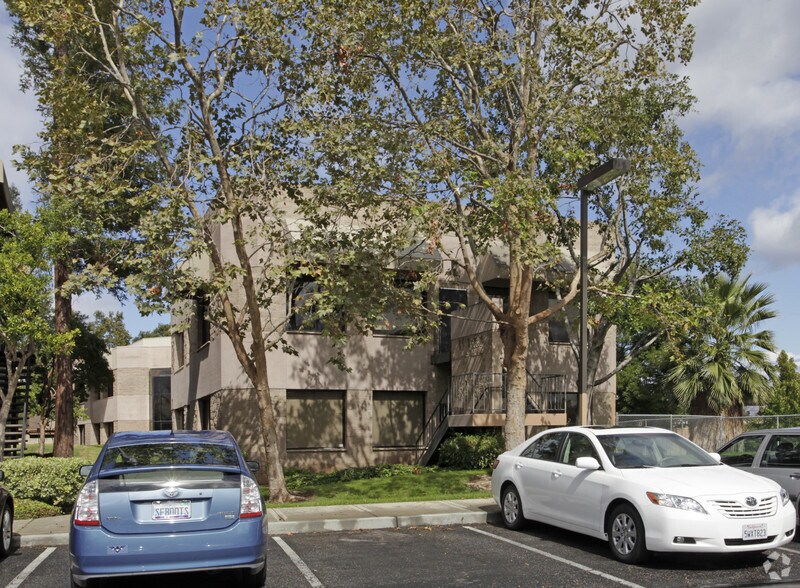 More Photos Of 5446 Thornwood Dr, San Jose Medical For Lease