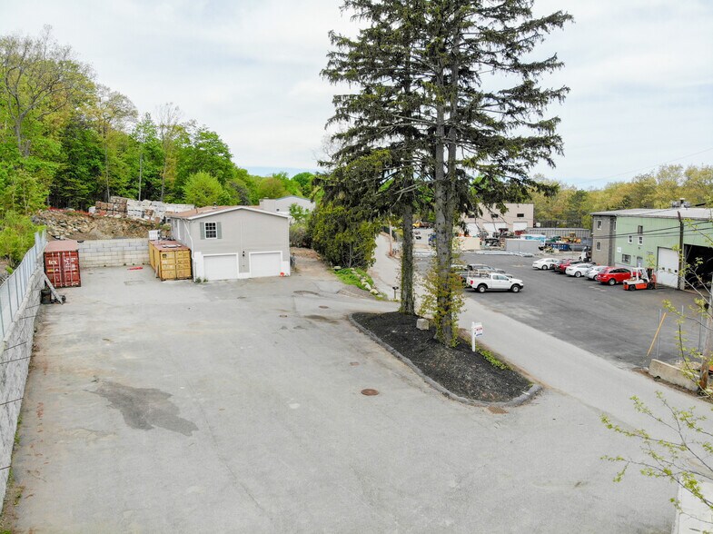 More Photos Of 25 Popes Ln, Danvers Flex For Sale