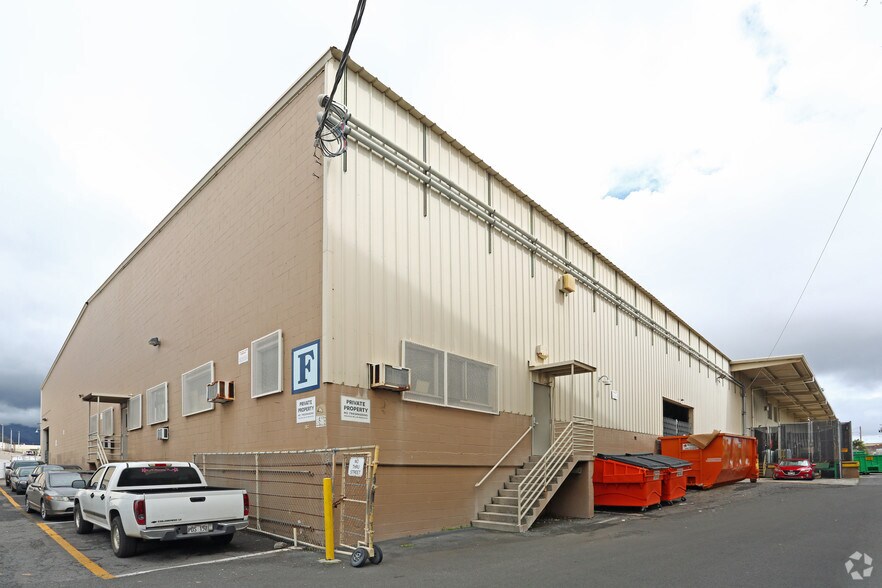 More Photos Of 2312 Kamehameha Hwy, Honolulu Warehouse For Lease